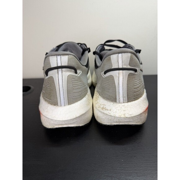 Saucony Men's Triumph 21 Sneakers, Concrete/Blk, 10.5 US, USED Running Shoes - Picture 3 of 13